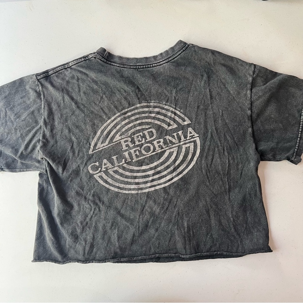 Brandy Melville Charcoal Grey Graphic T-shirt! California! Good condition. - Picture 6 of 8